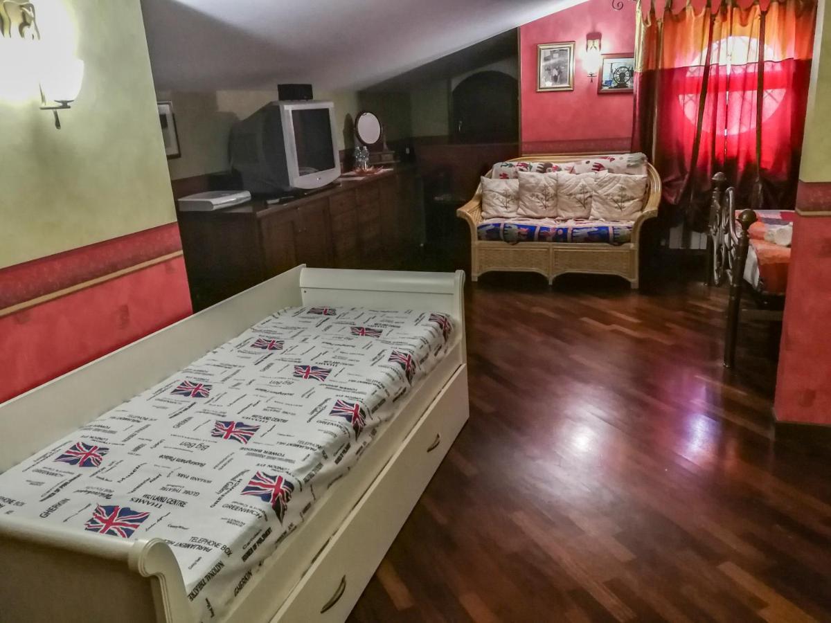 Paoline'S Suite In Villa Fiumicino Bagian luar foto